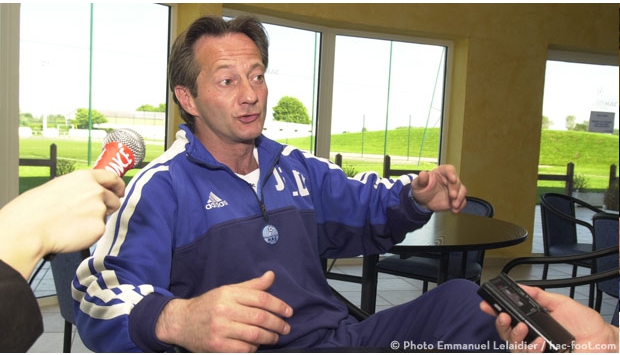 Domergue : "je ne suis pas candidat au poste de sélectionneur"