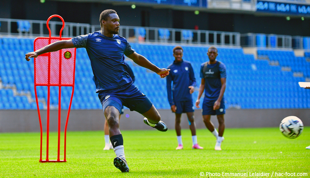 Elysée Logbo à Bourg-en-Bresse