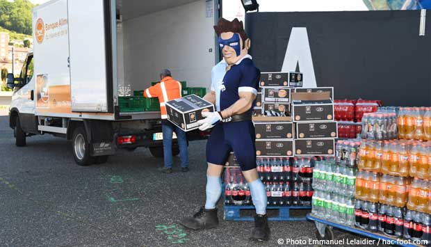 Le HAC fait un don à la Banque Alimentaire
