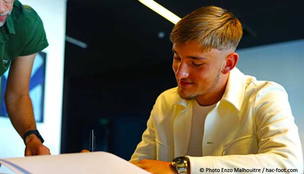 Paul Argney signe son contrat stagiaire pro en faveur du HAC